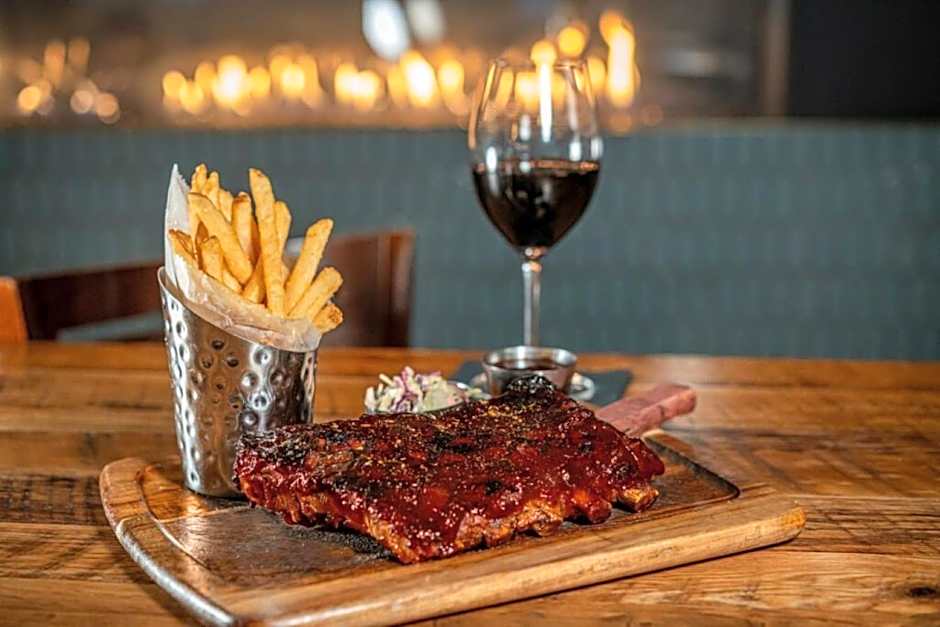 Grand Williston Hotel And Conference Center