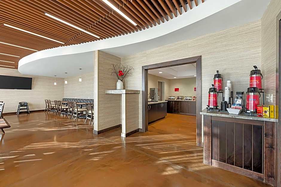 Best Western Plus Lakeview Hotel