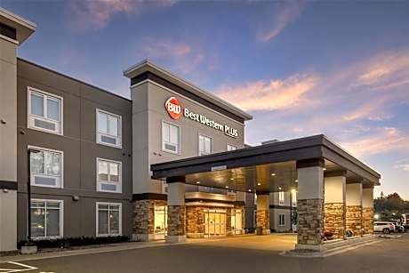 Best Western Plus Isanti