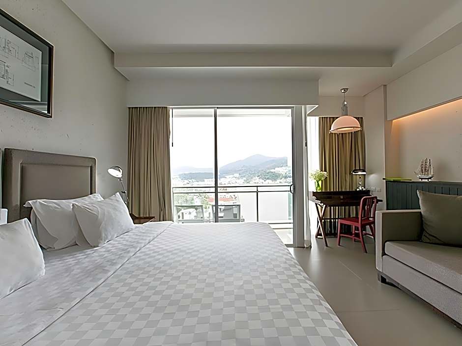 Sugar Palm Grand Hillside