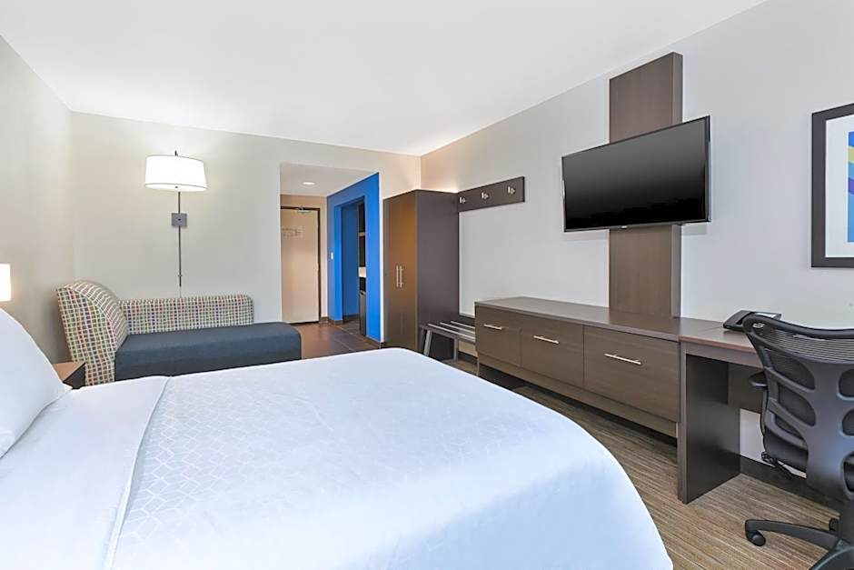Holiday Inn Express Winnipeg Airport - Polo Park By IHG