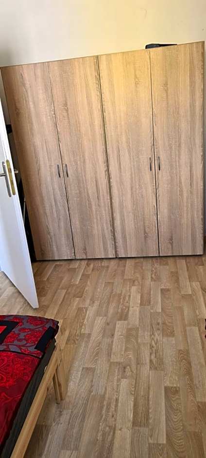 Monteur und Ferienwohnung in Magdeburg mit 3 Schlafzimmern 6 Personen BTR 174