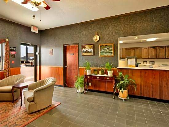 Super 8 by Wyndham Bowling Green