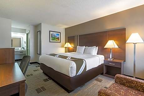 King Room - Accessible/Non-Smoking