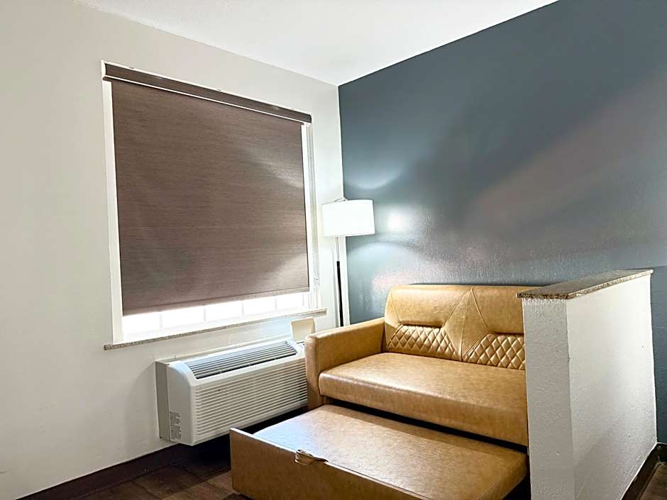 Quality Inn & Suites Greenville I-65