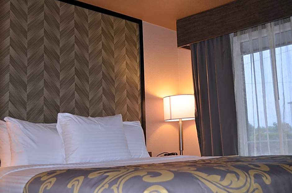 Aarya Hotel By Niagara Fashion Outlets