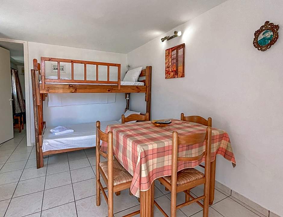 Amazona Apartments and Studios