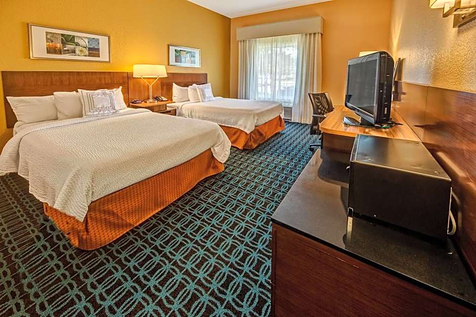 Photo 1 of 4 of 2 Double Beds