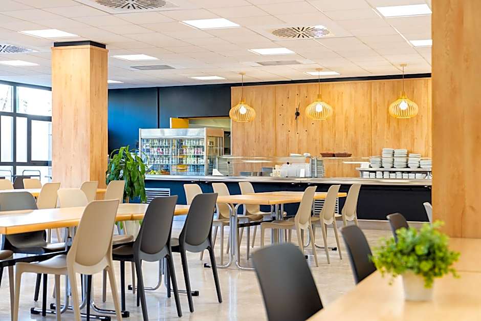 Micampus Estanislao del Campo, Student Residence