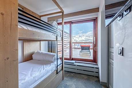Suite with Mountain View