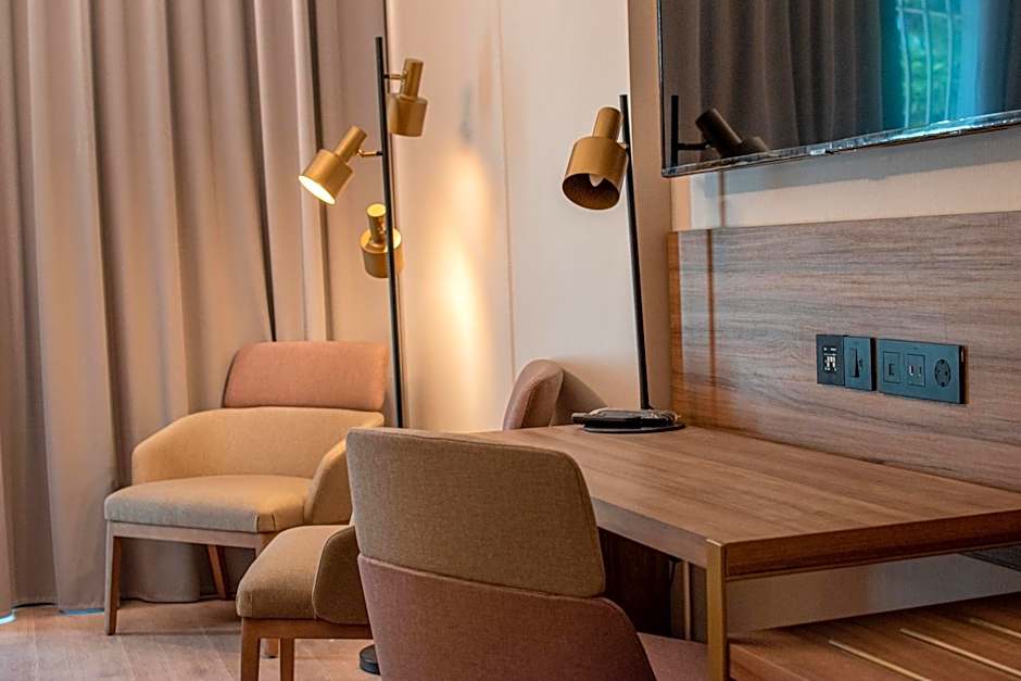 Hotel Giralda Center