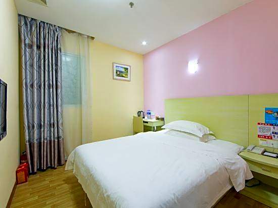 Yuting Hotel (Guangzhou Shangxiajiu Pedestrian Street Hualinsi Subway Station)