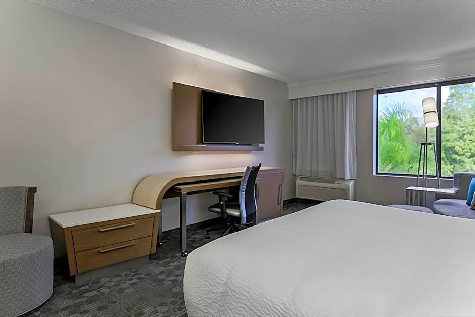 Courtyard by Marriott Tampa Brandon