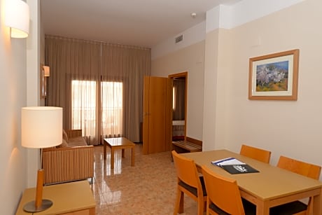 FAM 3 ADULTS + 2 CHILDRENS