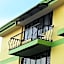 Hotel La Guaria Inn & Suites