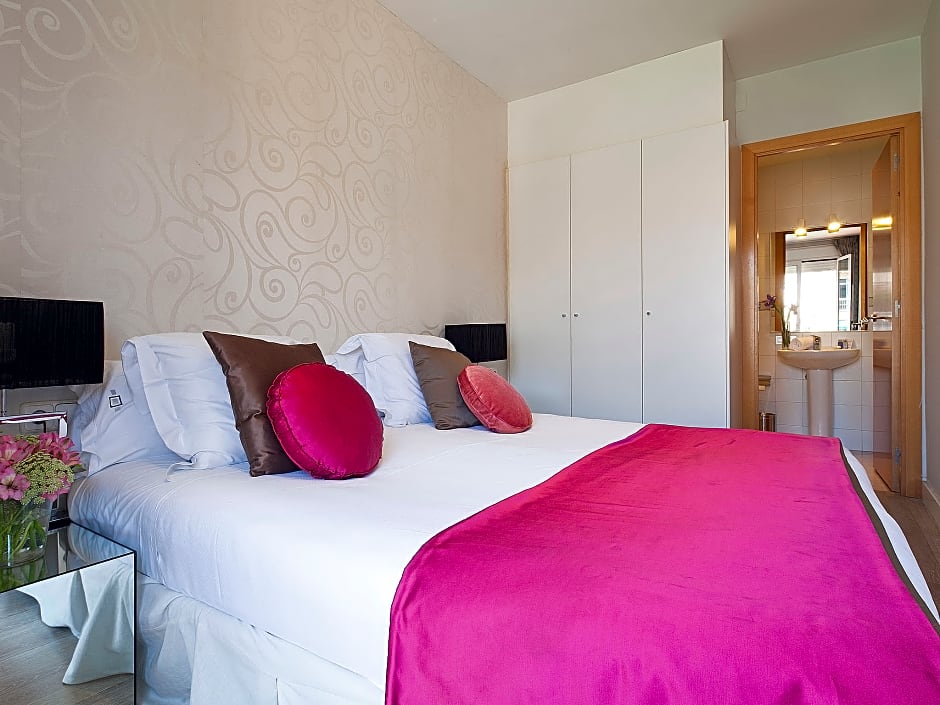 Grandom Suites