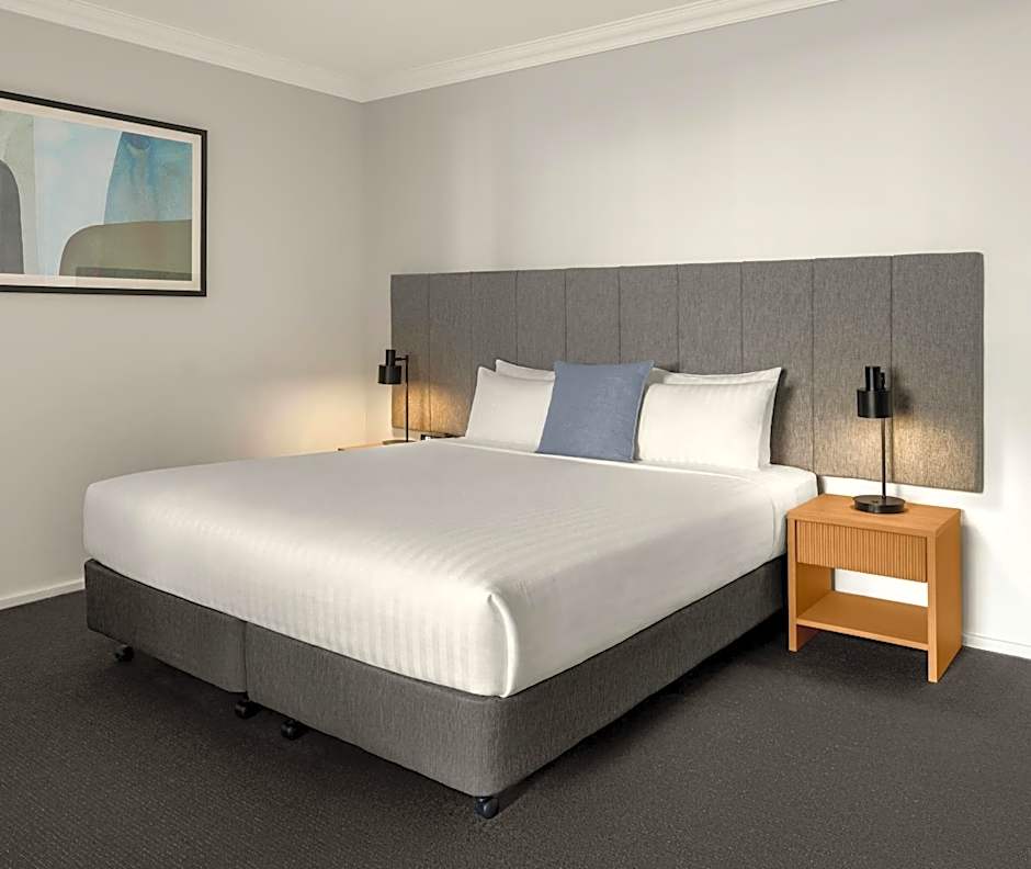 Oaks Perth Hotel