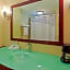 Holiday Inn Express Hotel & Suites Charleston-Southridge By IHG