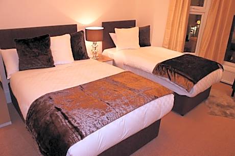 Sapphire Hotel London