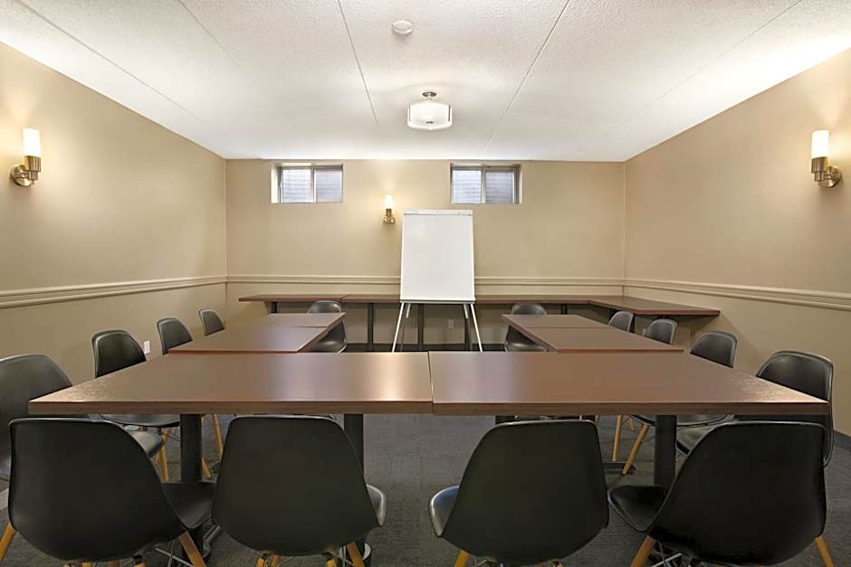 Days Inn by Wyndham Stouffville