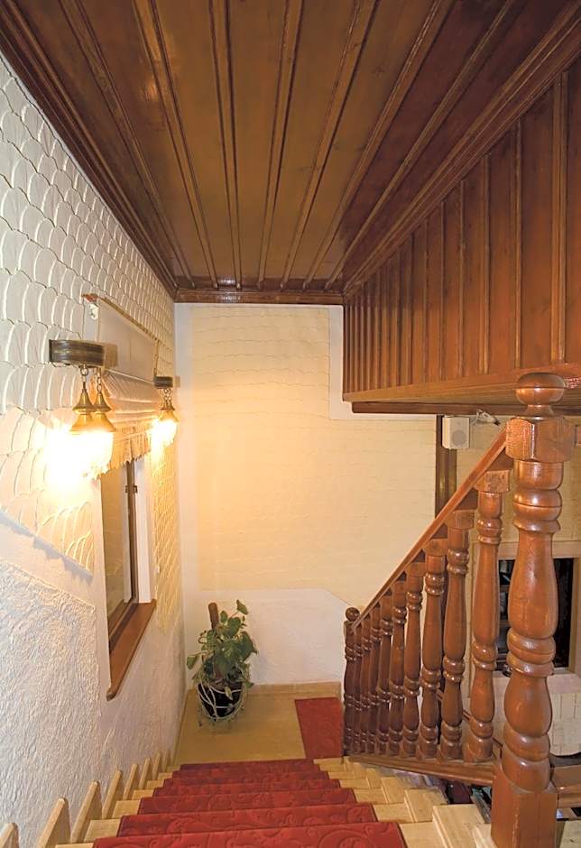 Cicerone Lodge Hotel