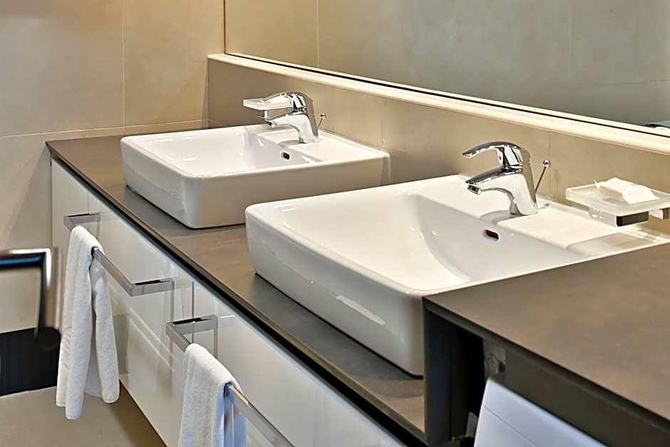 Bosmal Arjaan by Rotana