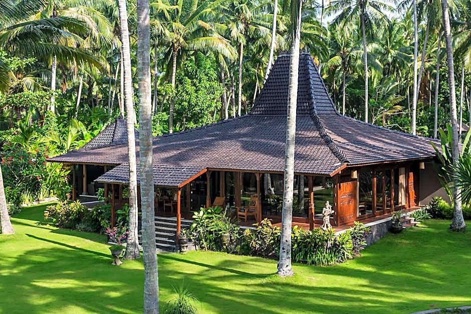 Oceanfront Citakara Sari Villas