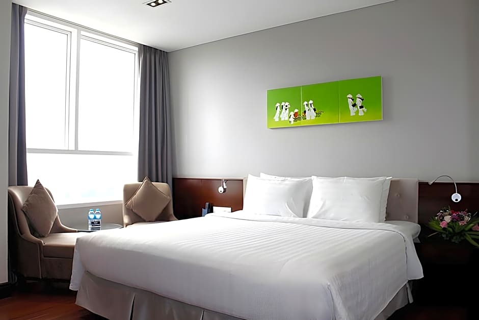 Central Palace Hotel