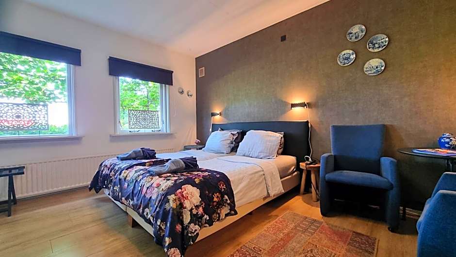 City Farmer Amsterdam a Guesthouse with free parking, Bed, Bike and Breakfast