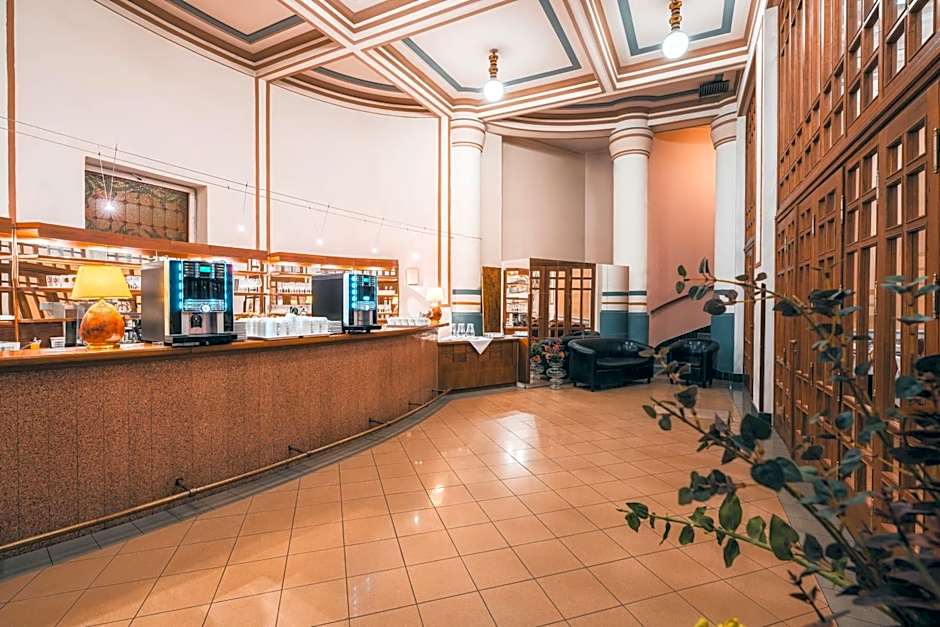 Ariston & Ariston Patio Hotel