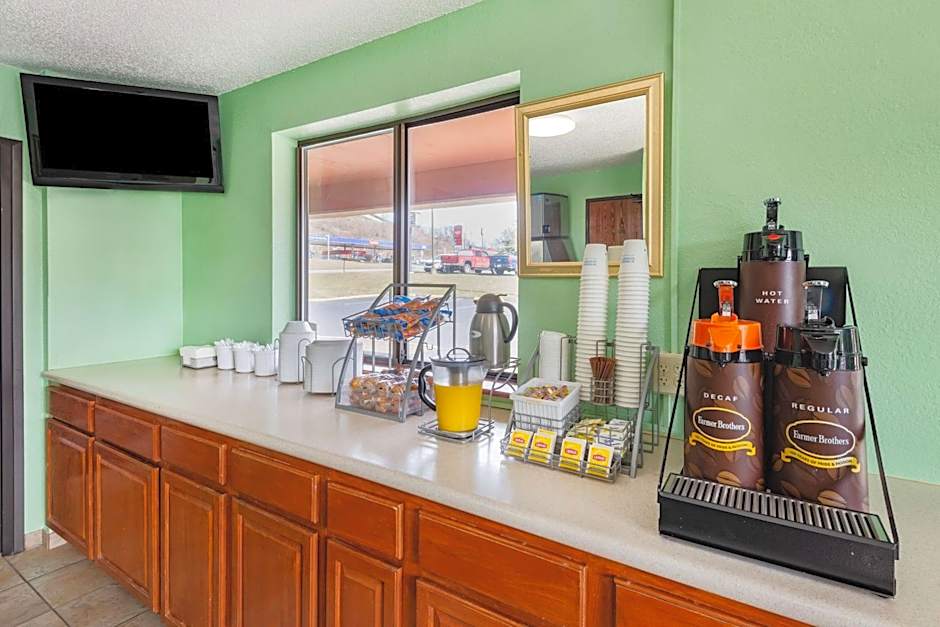 Super 8 by Wyndham Waynesburg