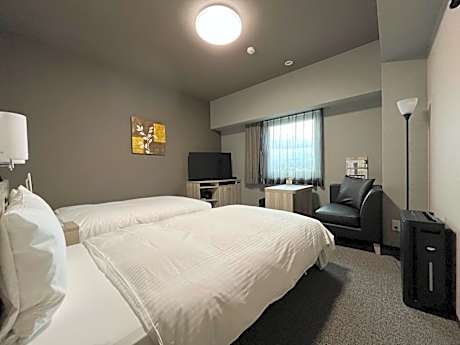 Twin Room - Electronic Cigarette Only