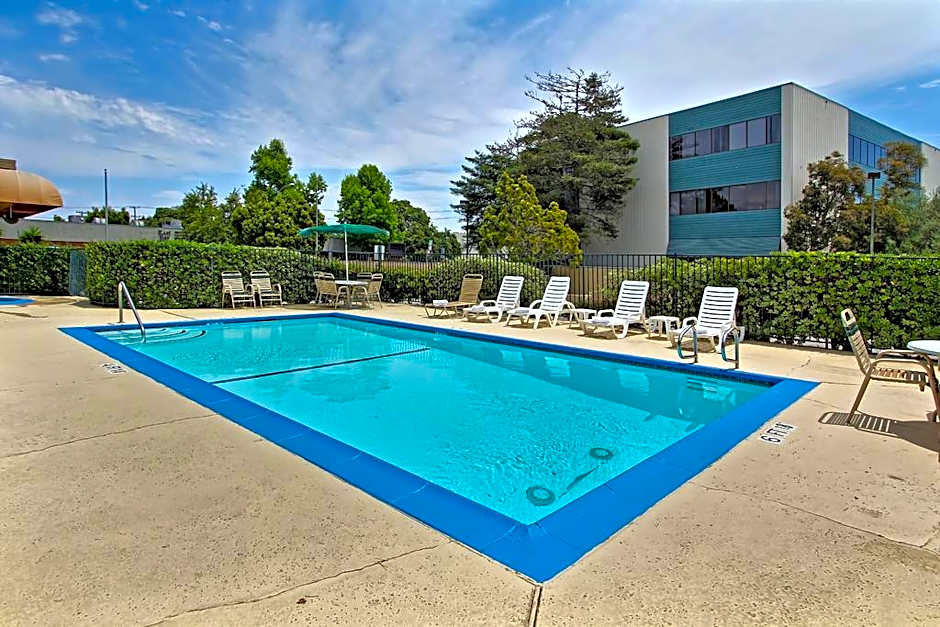 Quality Inn Oakland