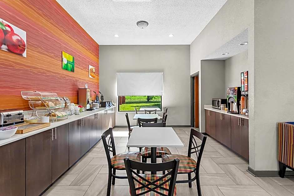 Quality Inn Rochester South