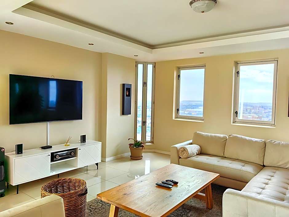 4 on Pritchard Luxury Suites