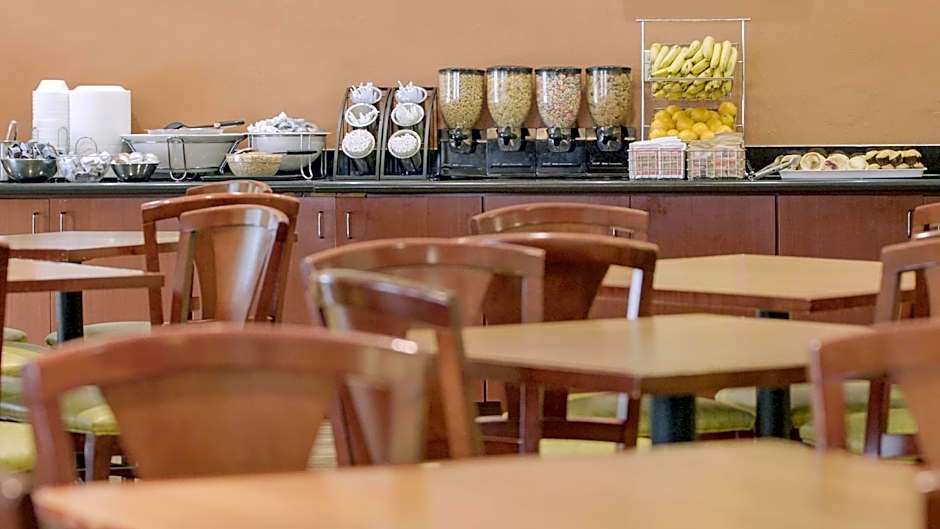 Galleria Palms Hotel