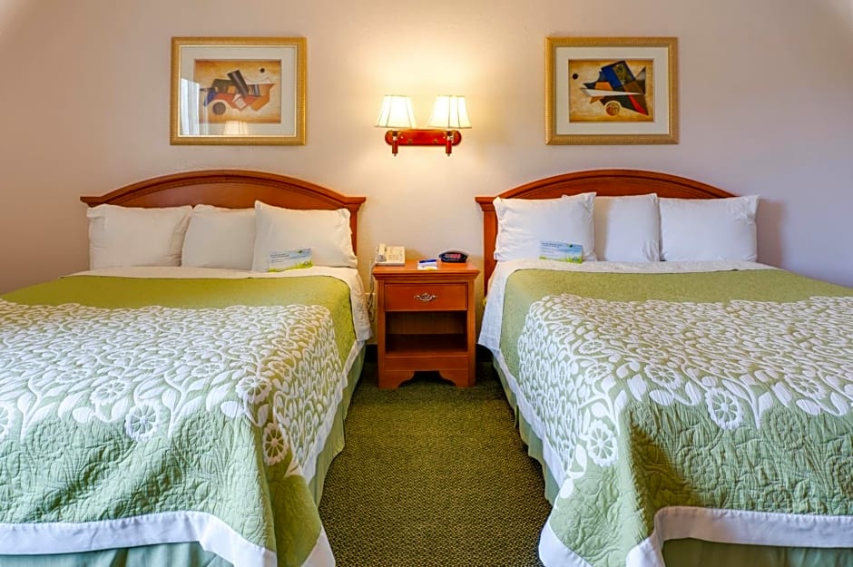 Days Inn & Suites by Wyndham Fullerton