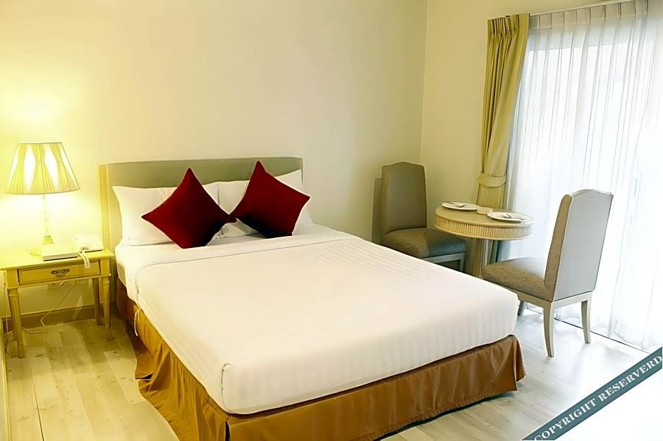 Romance Hotel Srinakarin