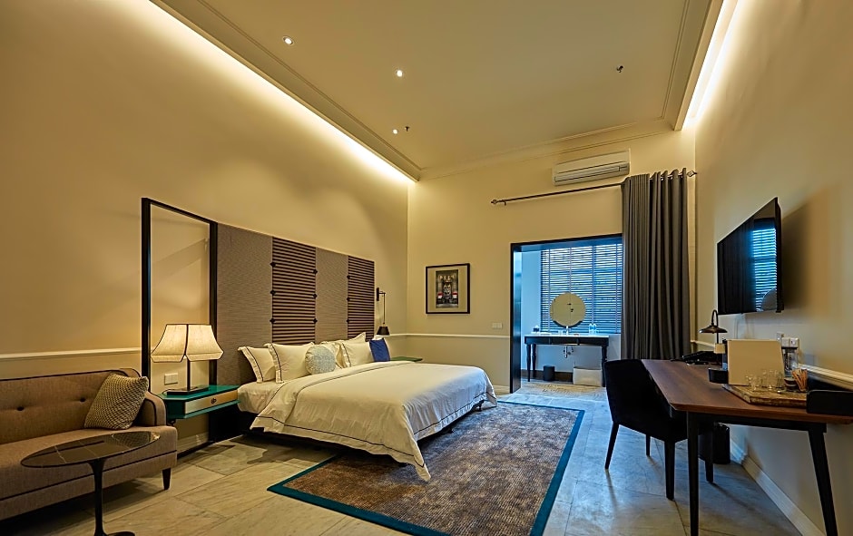 The Edison George Town