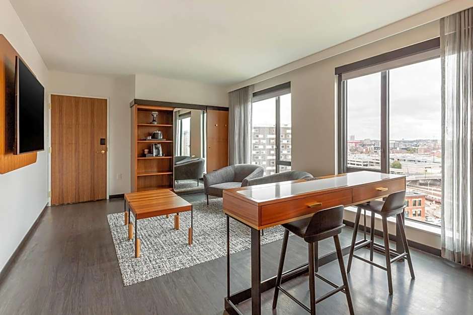 Cambria Hotel Boston Downtown-Seaport