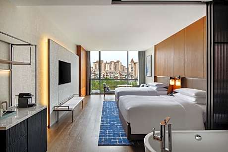 Club Double Room with Two Double Beds and Garden View - Club Lounge Access