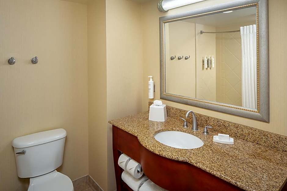 Hampton Inn By Hilton & Suites Mystic