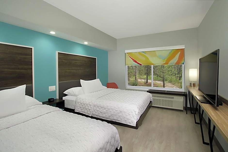 Tru by Hilton Meridian