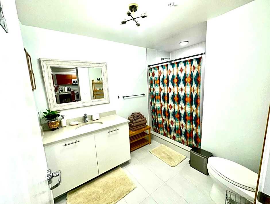 Elite 1BD 1BTH at Midblock FREE PARKING