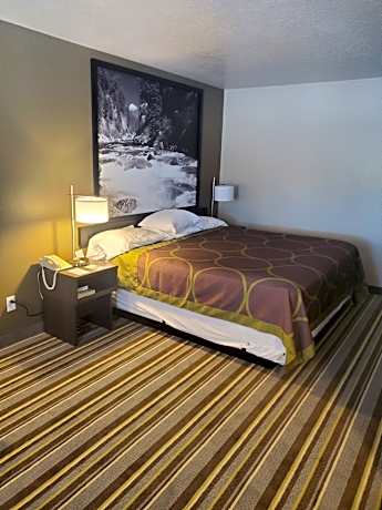 1 King Bed Room Smoking