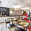 B&B HOTEL Saint-Quentin-en-Yvelines Centre Gare 4 etoiles