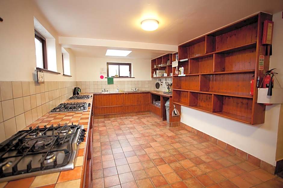 Aille River Tourist Hostel and Campsite Doolin