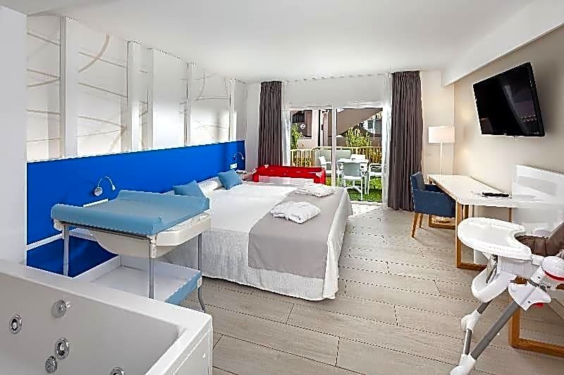 Playaolid Suites & Apartments