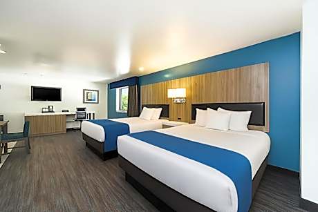 Deluxe Queen Room