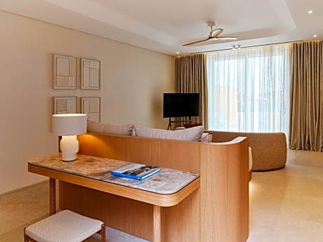 The Coast Grand Suite with Pool and Sea View